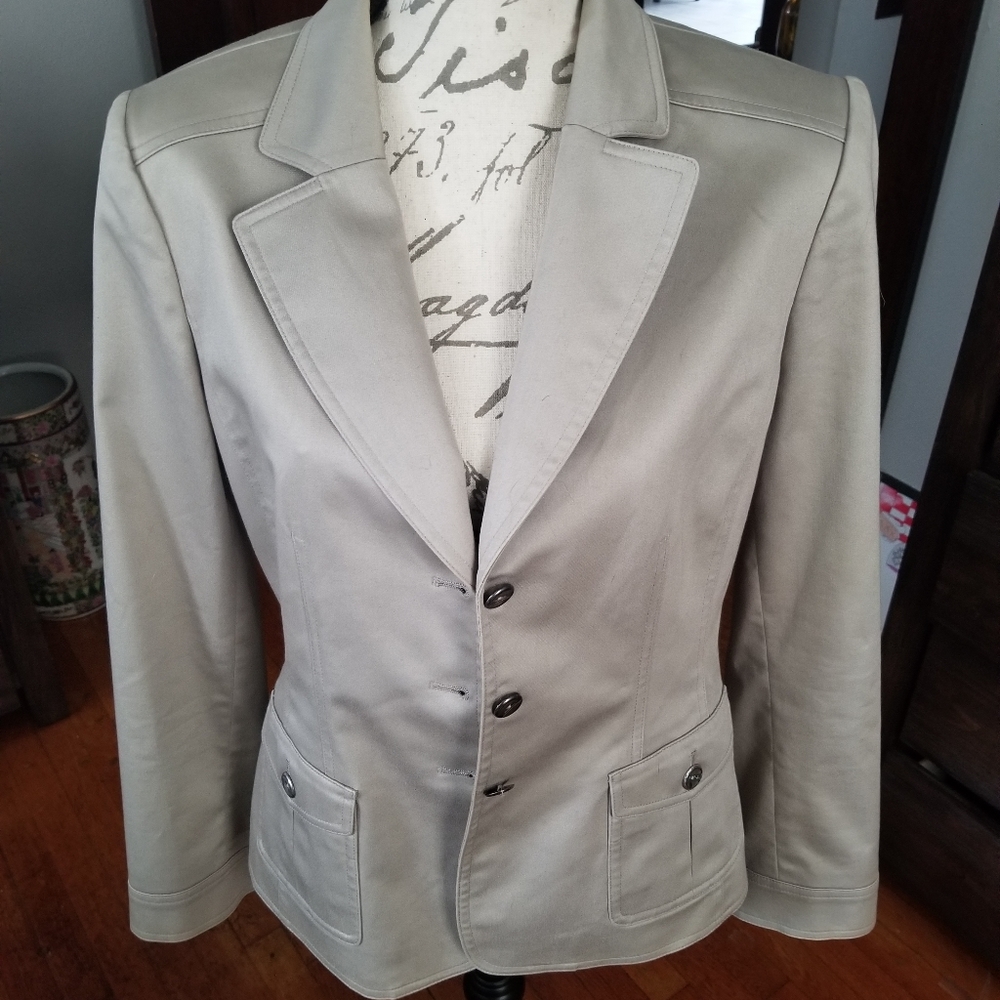 Tahari Blazer